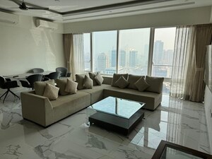 Team Area in 3 BHK Apartment at Indiabulls Blu, Worli – for Rent