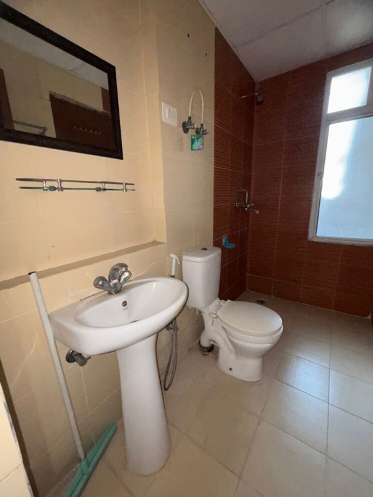 Bathroom, godrej-palm-retreat 3 Bedroom 1947 Sq.Ft. Apartment In Sector 150 Noida 9698275