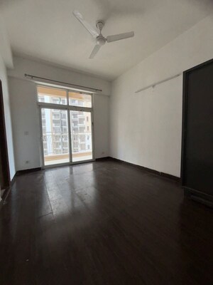 Room in 3 BHK Apartment at Godrej Palm Retreat, Sector 150 – for Sale