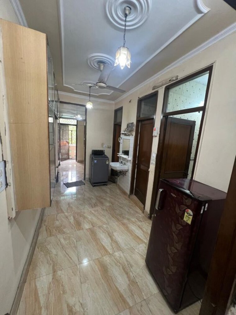 Room, lajpat nagar 4 2 Bedroom 900 Sq.Ft. Builder Floor In Lajpat Nagar 4 Delhi 9698384