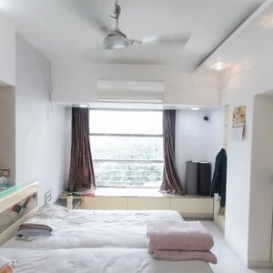 Living Room in 3 BHK Apartment at Girgaum Chowpatty – for Rent