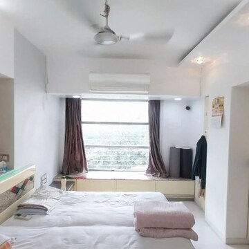 Living Room in 3 BHK Apartment at Girgaum Chowpatty – for Rent