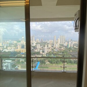 Room in 3 BHK Apartment at Lower Parel – for Rent