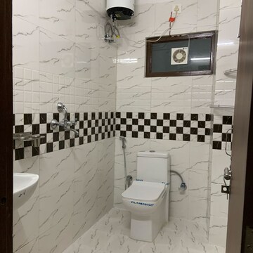 Bathroom in 1 RK Builder Floor at Dlf Phase V – for Rent