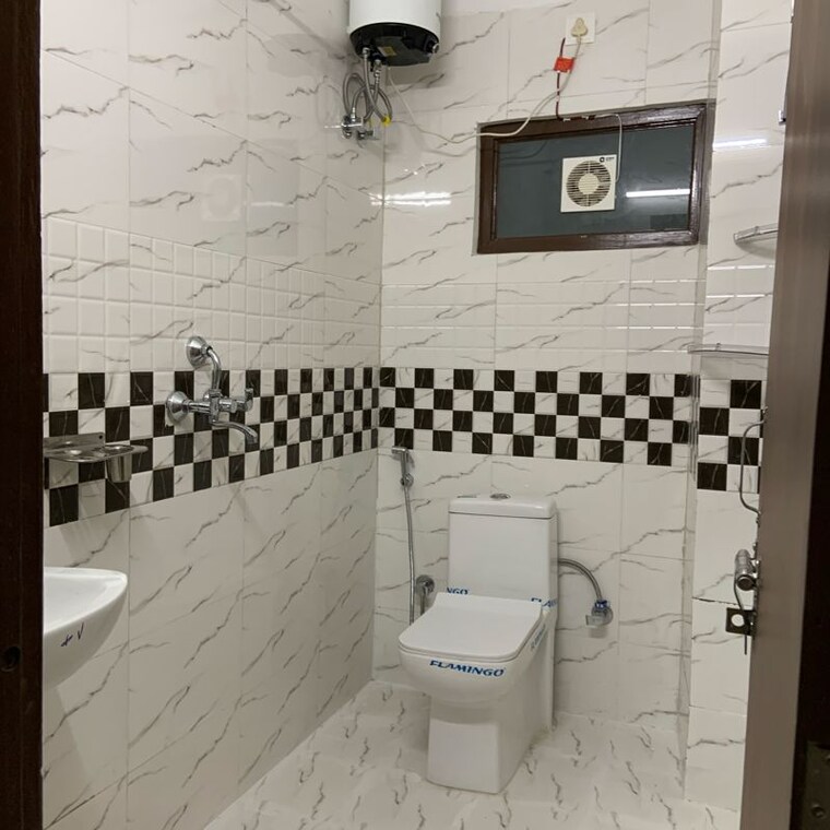 Bathroom, dlf phase v 1 RK 89 Sq.Yd. Builder Floor In Dlf Phase V Gurgaon 9698810