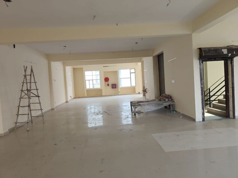 Living Room, sector 63 Commercial Industrial Plot 2700 Sq.Ft. In Sector 63 Noida 9698920