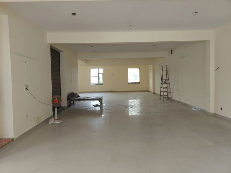 Room, sector 63 Commercial Industrial Plot 2700 Sq.Ft. In Sector 63 Noida 9698920
