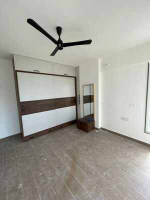 2 BHK Apartment For Rent in D And T Mountain View CHS, Senapati Bapat Road