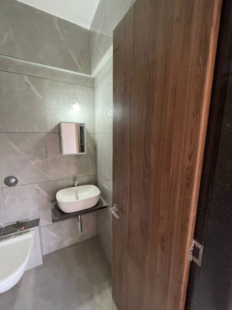 Attached Bathroom, d-and-t-mountain-view-chs 2 Bedroom 931 Sq.Ft. Apartment In Senapati Bapat Road Pune 9464211