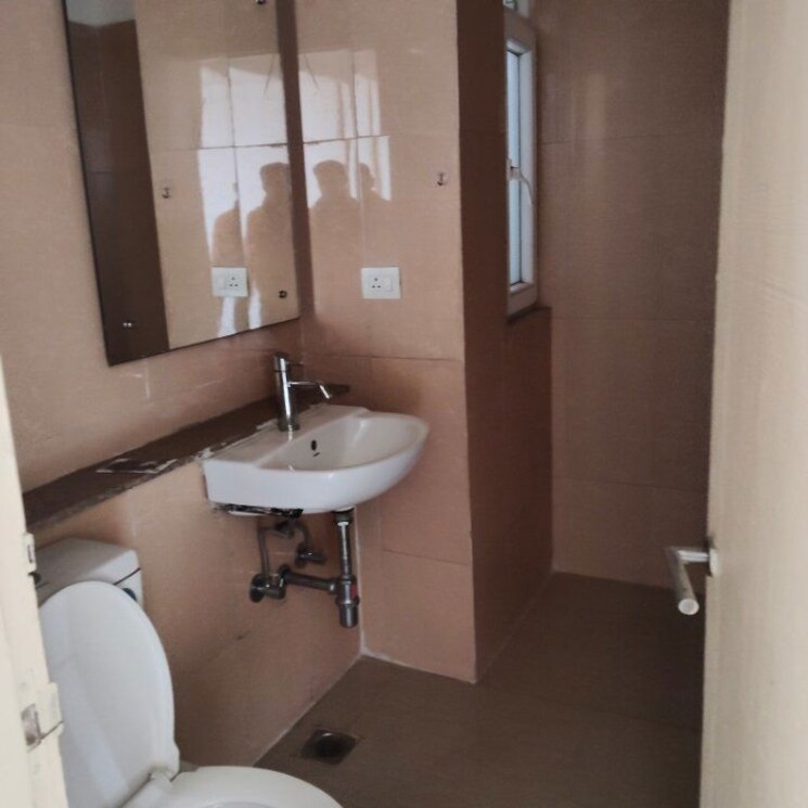 Bathroom, emaar-emerald-estate 3 Bedroom 1395 Sq.Ft. Apartment In Sector 65 Gurgaon 9698932