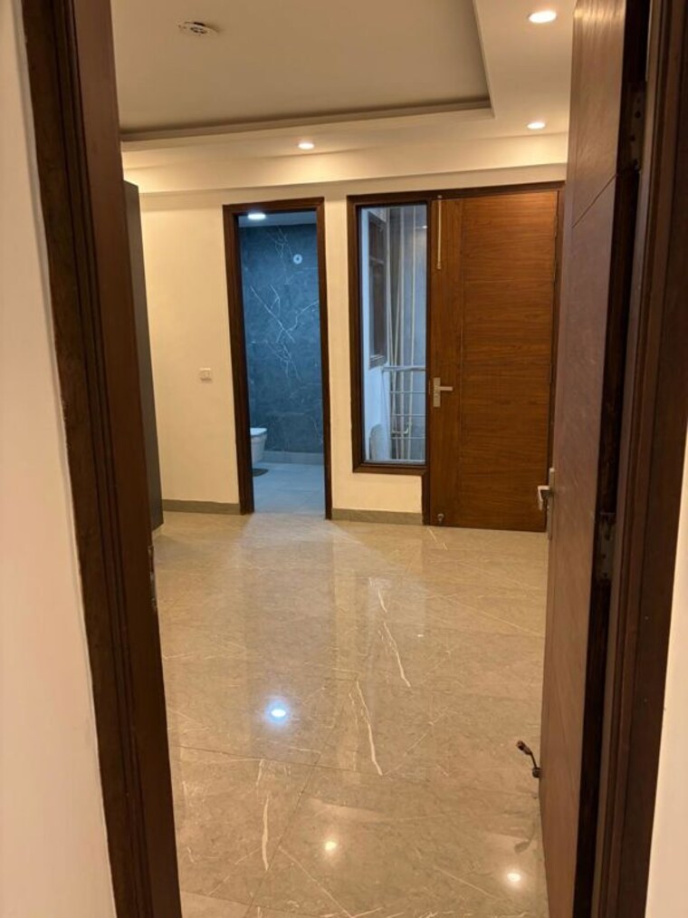 Room, chattarpur 3 Bedroom 151 Sq.Yd. Apartment In Chattarpur Delhi 9699015