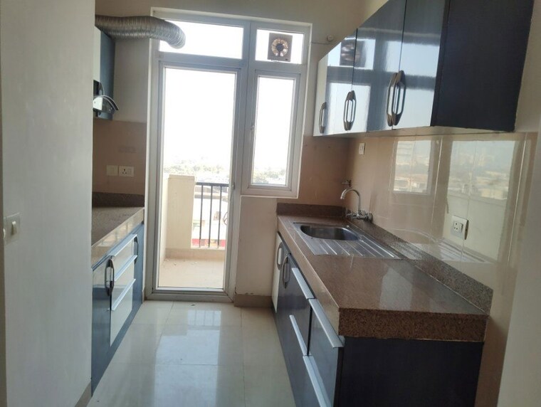 Kitchen, emaar-emerald-estate 2 Bedroom 1020 Sq.Ft. Apartment In Sector 65 Gurgaon 9699002