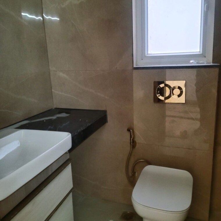 Bathroom, smart-world-orchard 3 Bedroom 1680 Sq.Ft. Apartment In Sector 61 Gurgaon 9699013