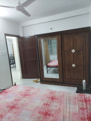 Room in 2 BHK Apartment at Viman Nagar – for Rent