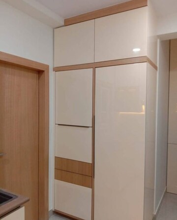 Room in 3 BHK Apartment at Kalpataru Residency, Sanath Nagar – for Rent