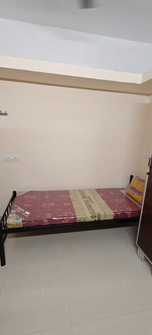 Bedroom in  Pg at Gokhalenagar – for Rent