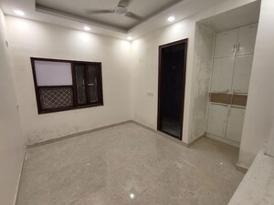 Room in 2 BHK Builder Floor at Paryavaran Complex – for Sale