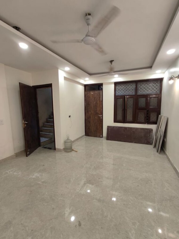 Room, paryavaran complex 2 Bedroom 908 Sq.Ft. Builder Floor In Paryavaran Complex Delhi 9700188