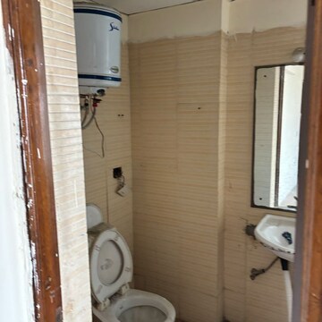 Bathroom in 3.5 BHK Apartment at Gardenia Grace, Sector 61 – for Sale