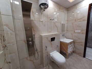 Bathroom in 3 BHK Builder Floor at BP Homes, Sector 85 – for Sale