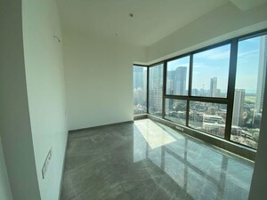 Room in 4 BHK Apartment at Prestige Jasdan Classic, Mahalaxmi – for Rent