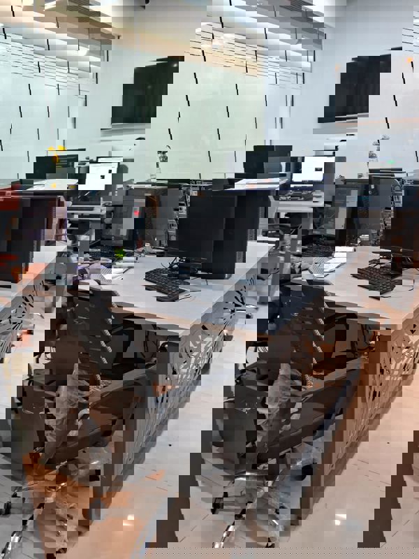 Office Space For Rent in Sector 4