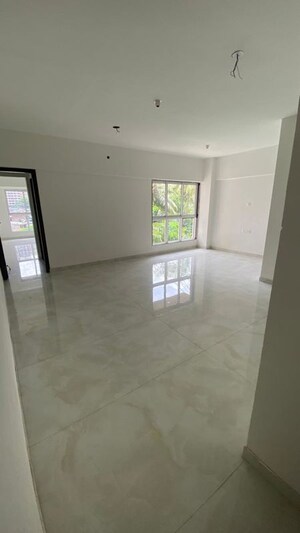 Room in 2 BHK Apartment at Ladiwala Bhavan, Kandivali West – for Sale