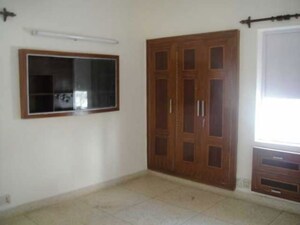 Room in 2 BHK Independent House at Sector 14 – for Rent
