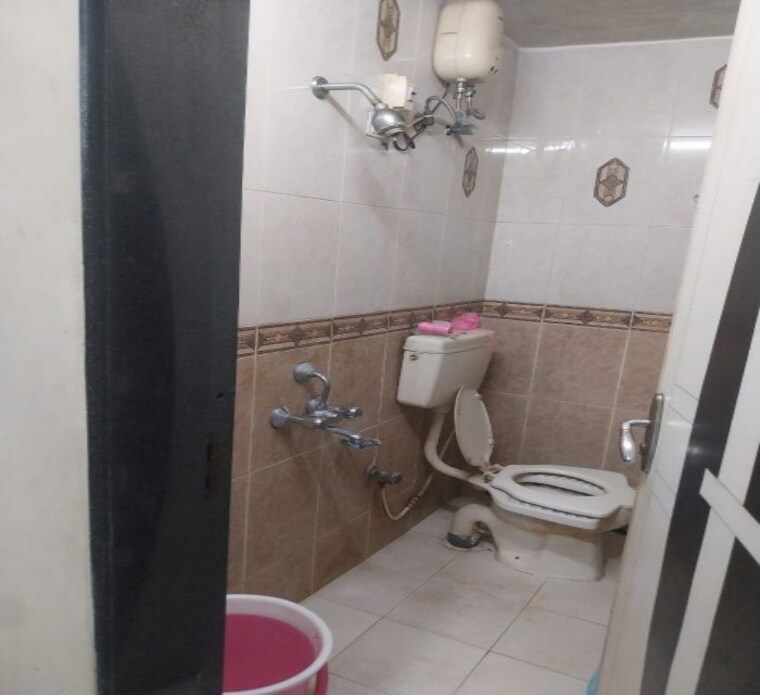 Bathroom, munna-villa 2 Bedroom 730 Sq.Ft. Apartment In Mahim Mumbai 9702480