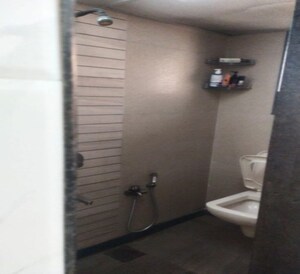 Room in 2 BHK Apartment at Munna Villa, Mahim – for Rent