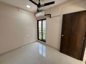 Room in 2 BHK Apartment at Evershine Nagar – for Rent