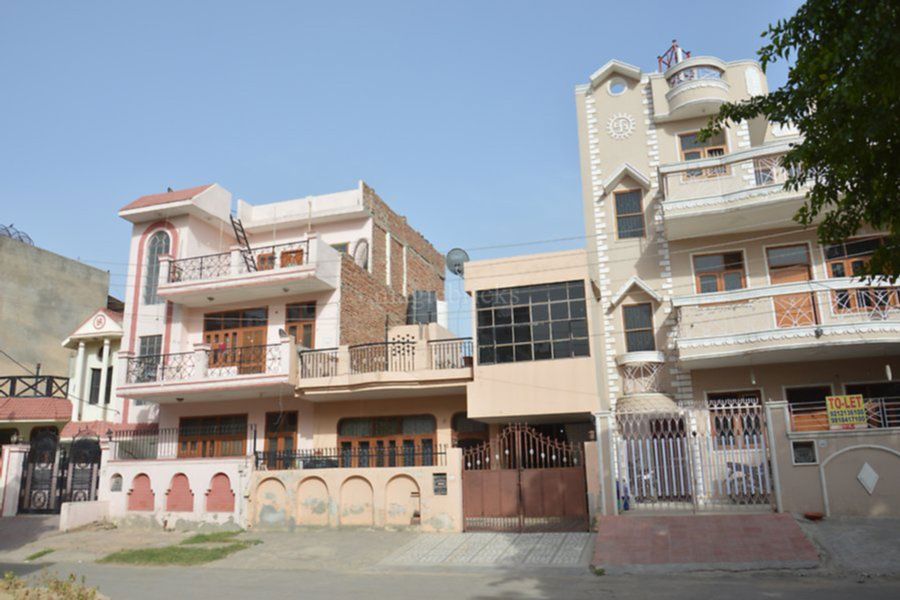 2 BHK + Pooja Room Independent House For Rent in Sector 14