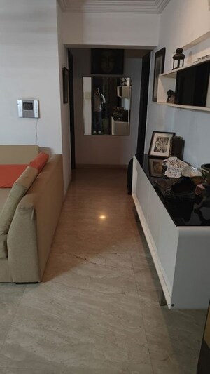 Parking in 3 BHK Apartment at Khar West – for Rent