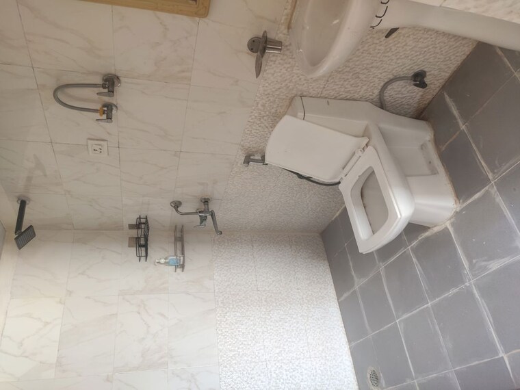 Bathroom, aims-golf-city 2 Bedroom 950 Sq.Ft. Apartment In Sector 75 Noida 8961128
