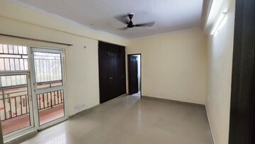Room in 3 BHK Apartment at Aims Golf City, Sector 75 – for Rent