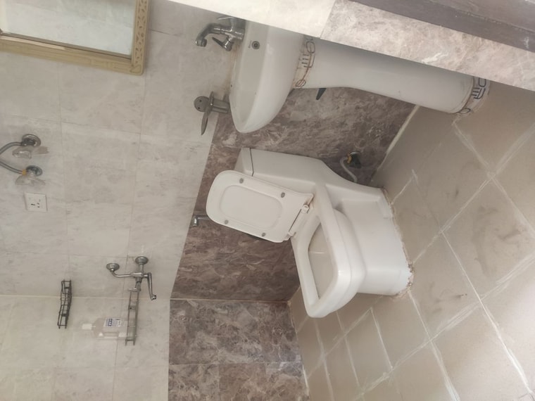 Bathroom, aims-golf-city 3 Bedroom 1350 Sq.Ft. Apartment In Sector 75 Noida 8961089