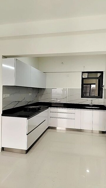 Kitchen in 3 BHK Apartment at Amanora Elivate Tower, Hadapsar – for Sale