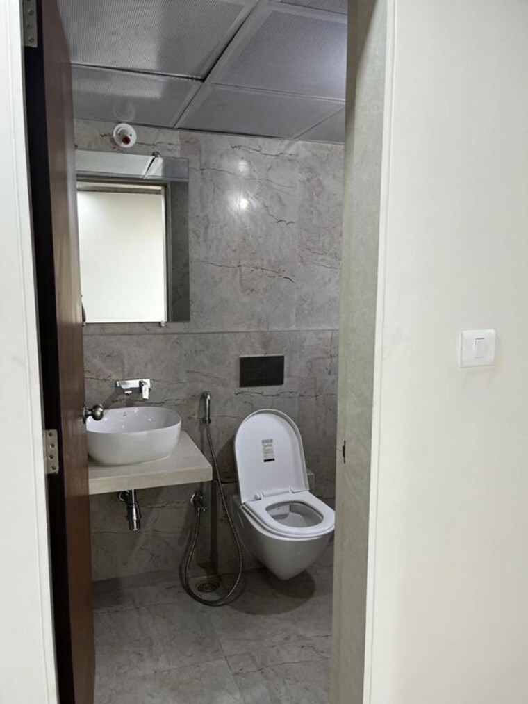 Bathroom, dosti-west-county-phase-2-dosti-cedar 3 Bedroom 1115 Sq.Ft. Apartment In Balkum Pada Thane 9703084