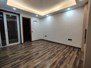 Room in 4 BHK Builder Floor at Ansal API Esencia, Sector 67 – for Rent