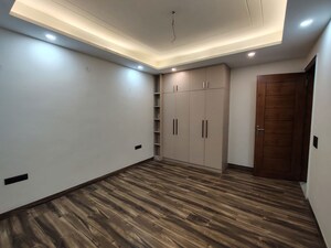 Room in 4 BHK Builder Floor at Ansal API Esencia, Sector 67 – for Rent