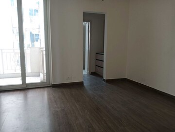 Room in 3 BHK Apartment at Emaar Palm Hills, Sector 77 – for Sale