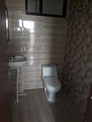 Bathroom in 1 BHK Independent House at Sector 14 – for Rent