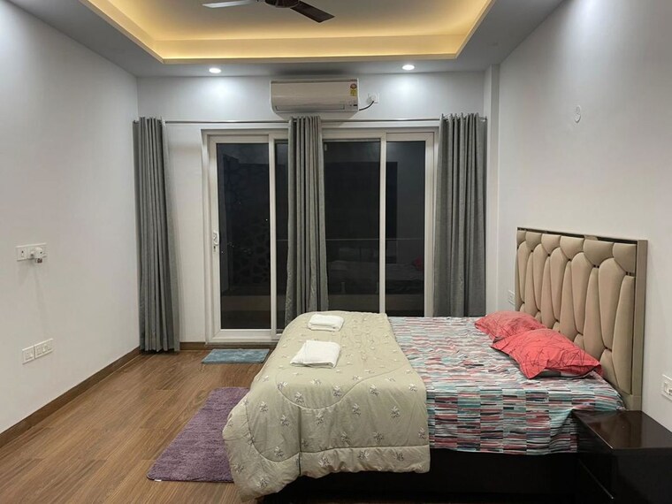 Bedroom, sector 82 4 Bedroom 362 Sq.Yd. Builder Floor In Sector 82 Gurgaon 9637992