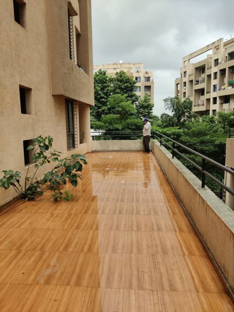 Nearby, amrut-runwal-daffodils 2 Bedroom 1750 Sq.Ft. Penthouse In Nibm Pune 9703617