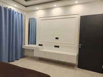 Room in 3 BHK Builder Floor at RWA Apartments Sector 41, Sector 41 – for Rent