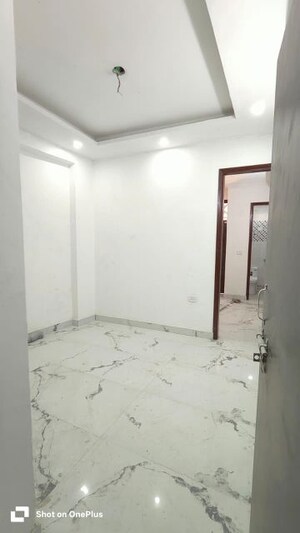 Room in 1 BHK Builder Floor at Saket – for Rent