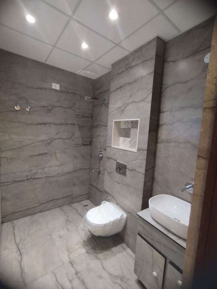 Bathroom, ambala highway 4 Bedroom 2200 Sq.Ft. Apartment In Ambala Highway Zirakpur 9687616