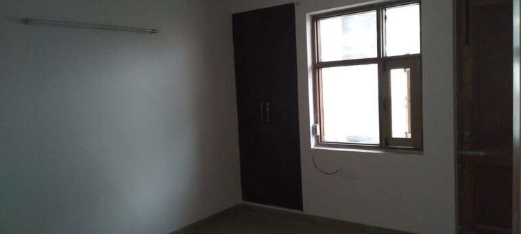 Room, sector 14 1 Bedroom 685 Sq.Ft. Independent House In Sector 14 Gurgaon 9703944