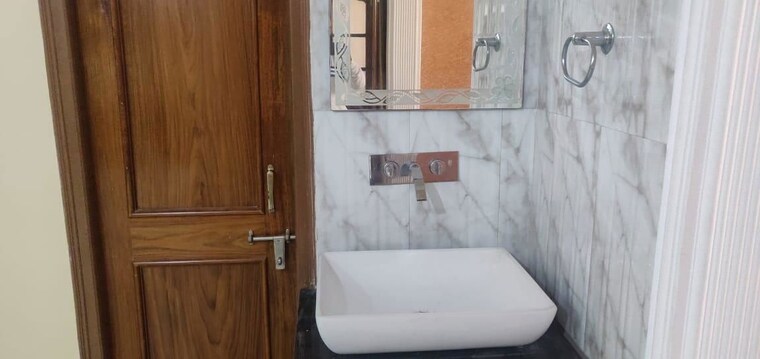 Bathroom, sector 14 1 Bedroom 814 Sq.Ft. Independent House In Sector 14 Gurgaon 9703949