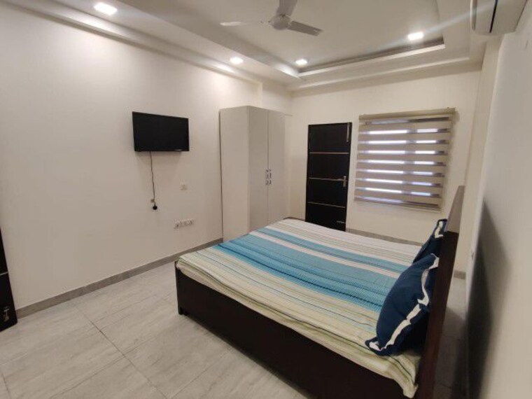 Bedroom, sector 14 1 Bedroom 746 Sq.Ft. Independent House In Sector 14 Gurgaon 9703959